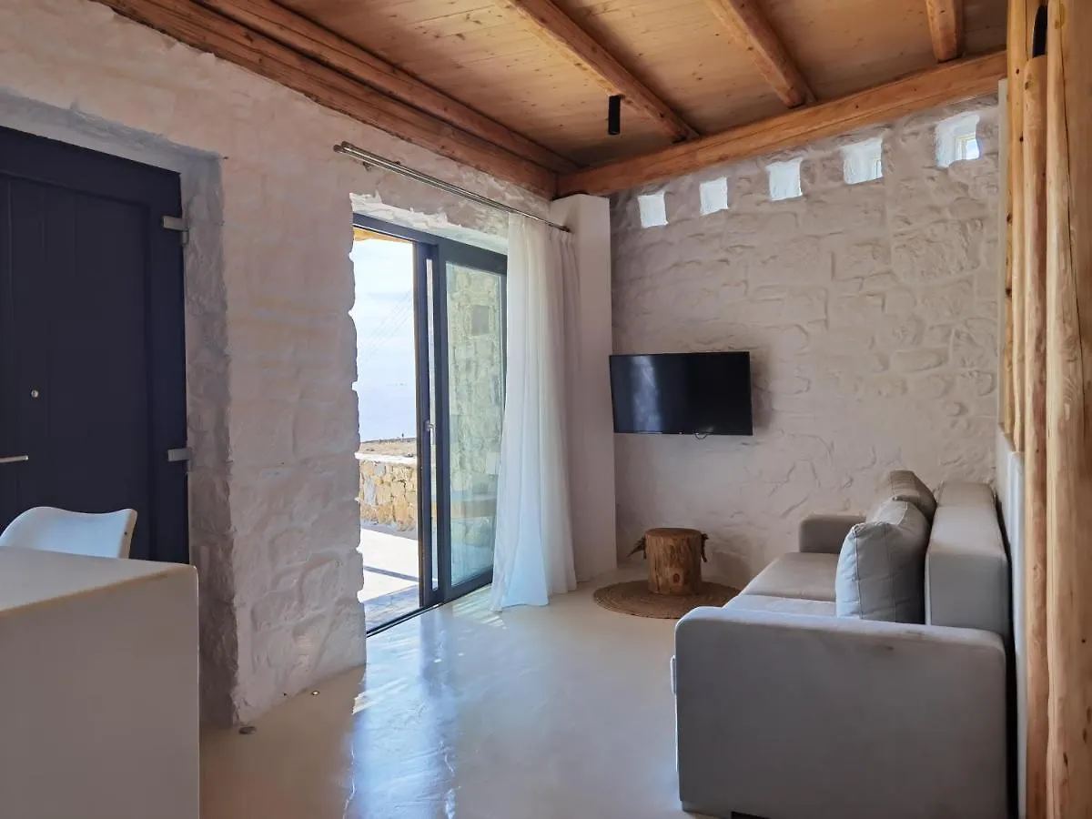 M-Vibes Mykonos Suites カラファティス アパートホテル