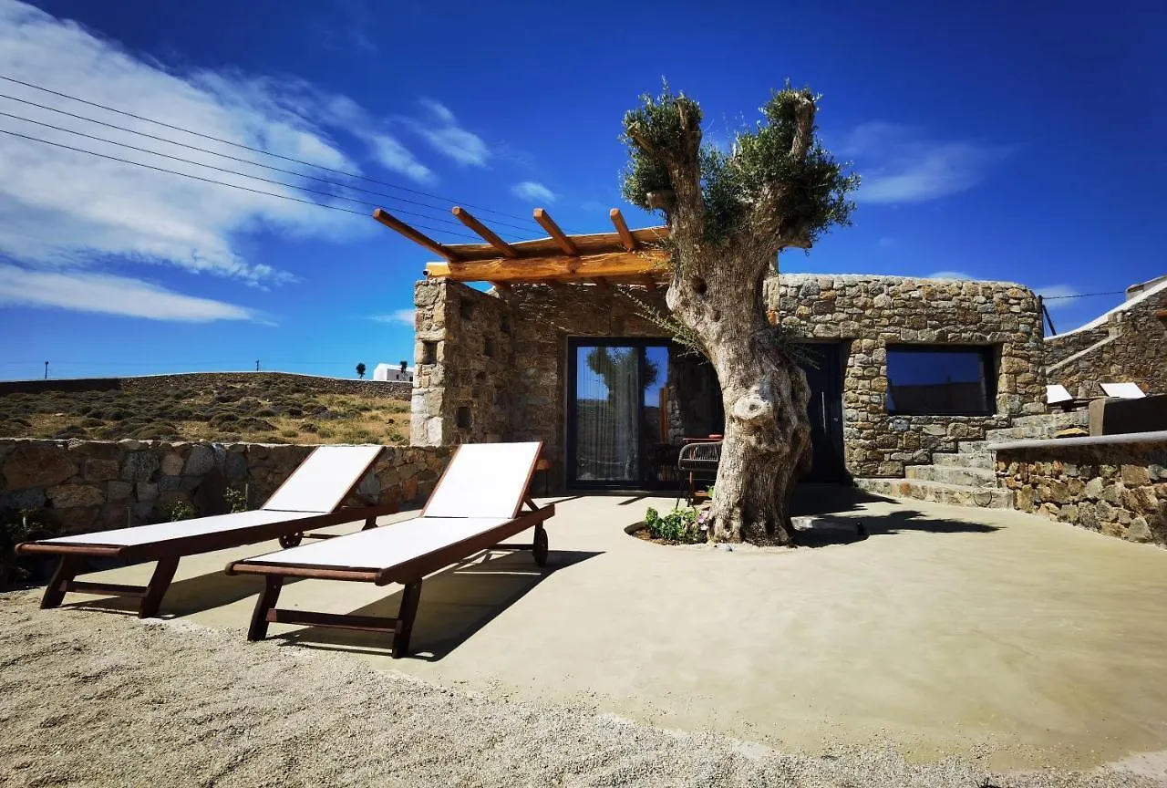 M-Vibes Mykonos Suites カラファティス