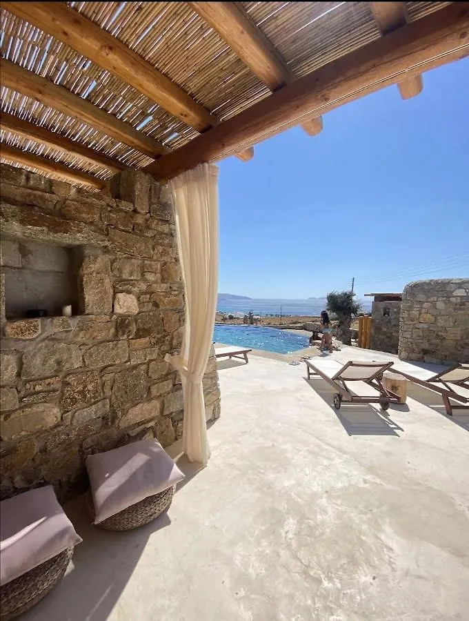 M-Vibes Mykonos Suites カラファティス アパートホテル