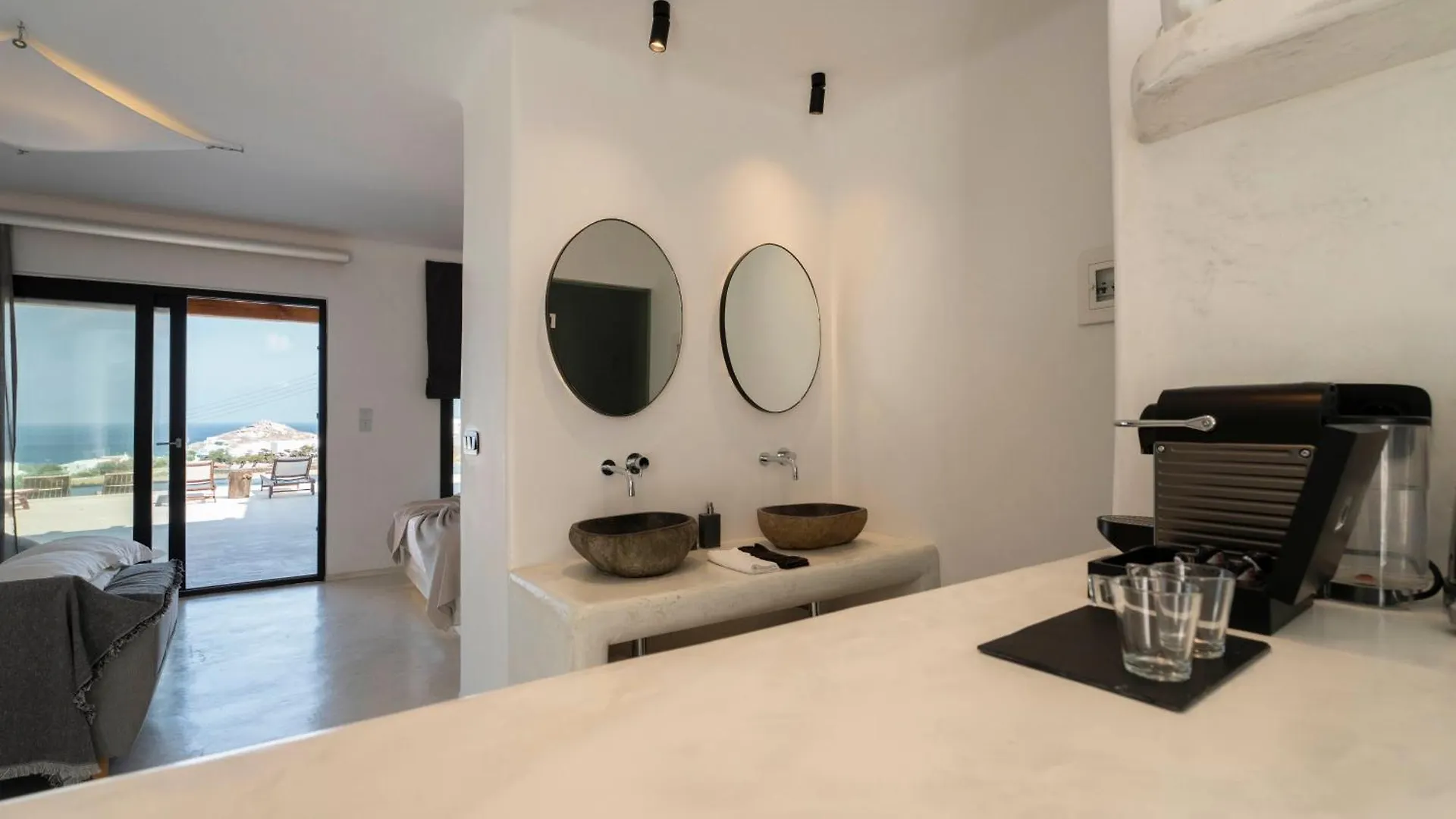 M-Vibes Mykonos Suites カラファティス ギリシャ