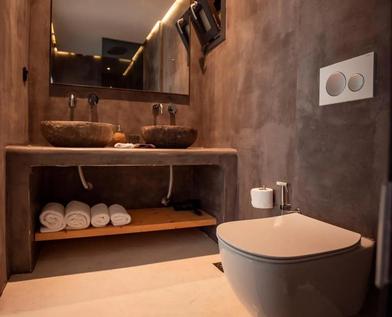 M-Vibes Mykonos Suites カラファティス