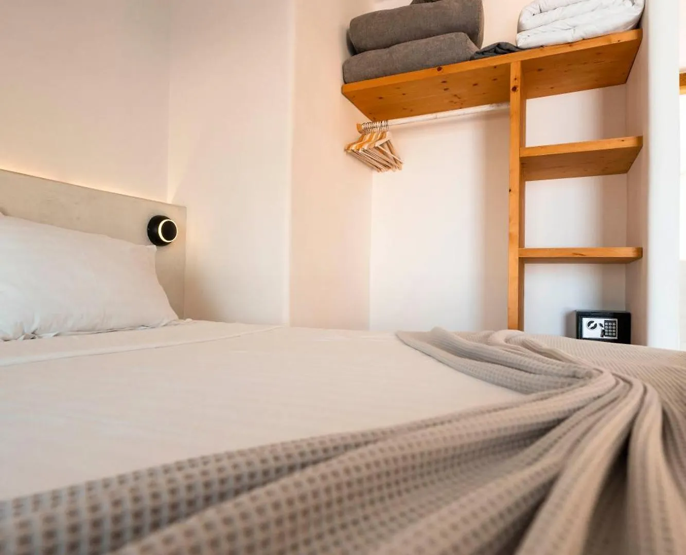 M-Vibes Mykonos Suites カラファティス