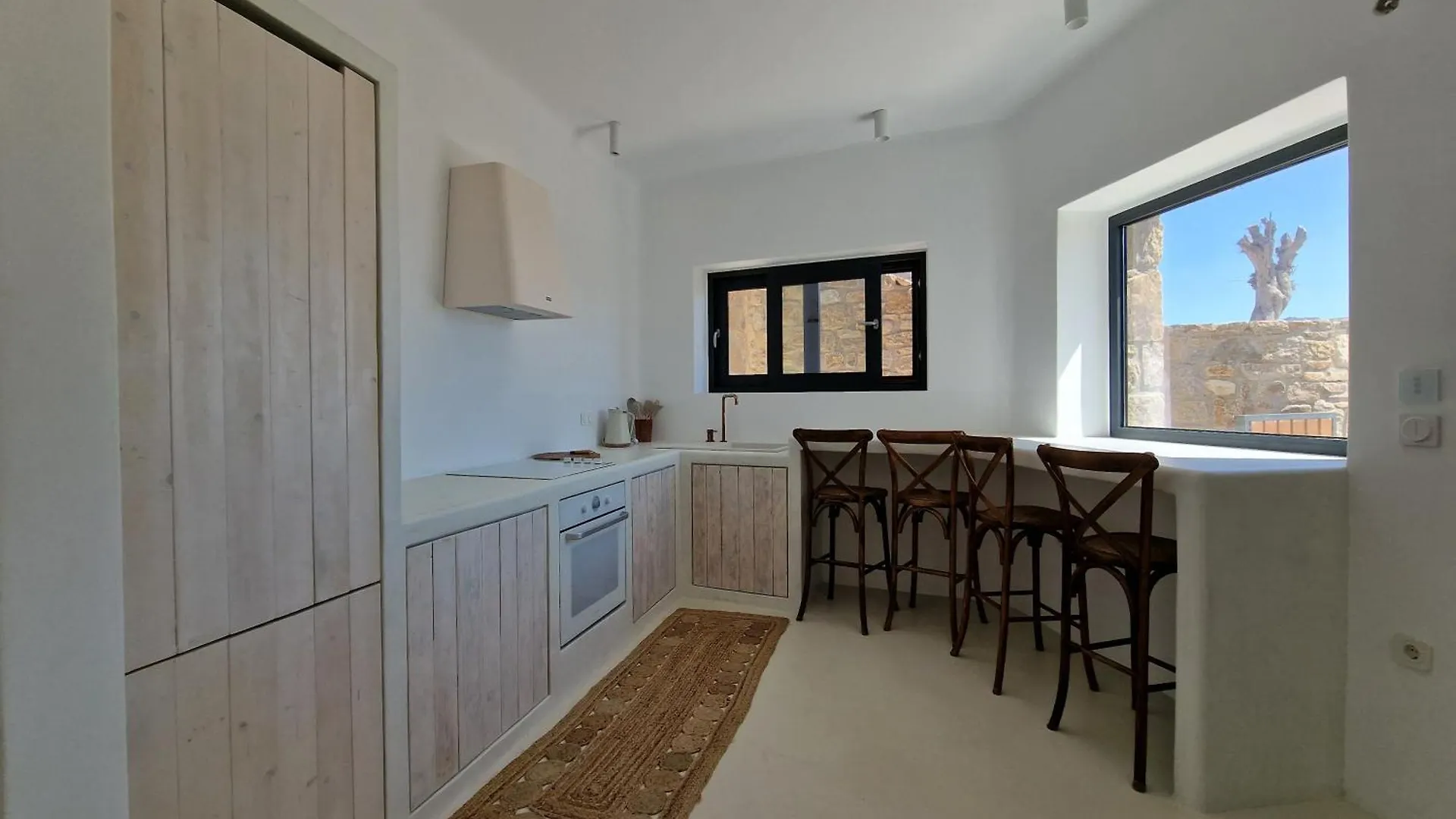 M-Vibes Mykonos Suites カラファティス