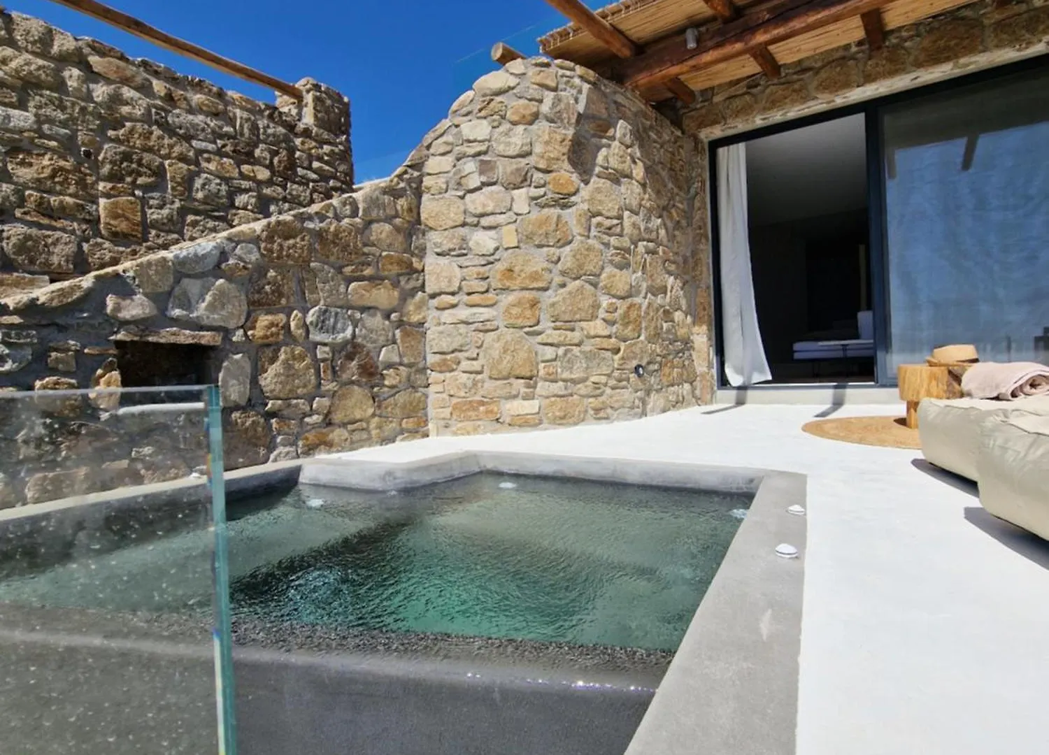 M-Vibes Mykonos Suites カラファティス 0*,