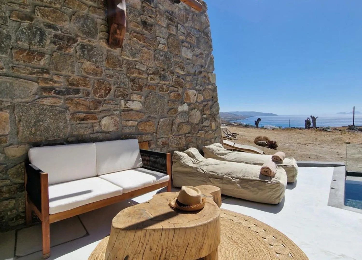アパートホテル M-Vibes Mykonos Suites カラファティス ギリシャ