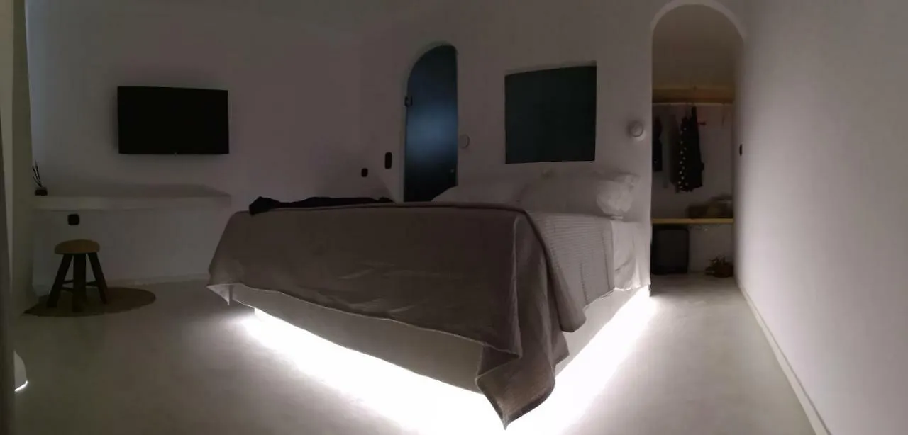 M-Vibes Mykonos Suites カラファティス